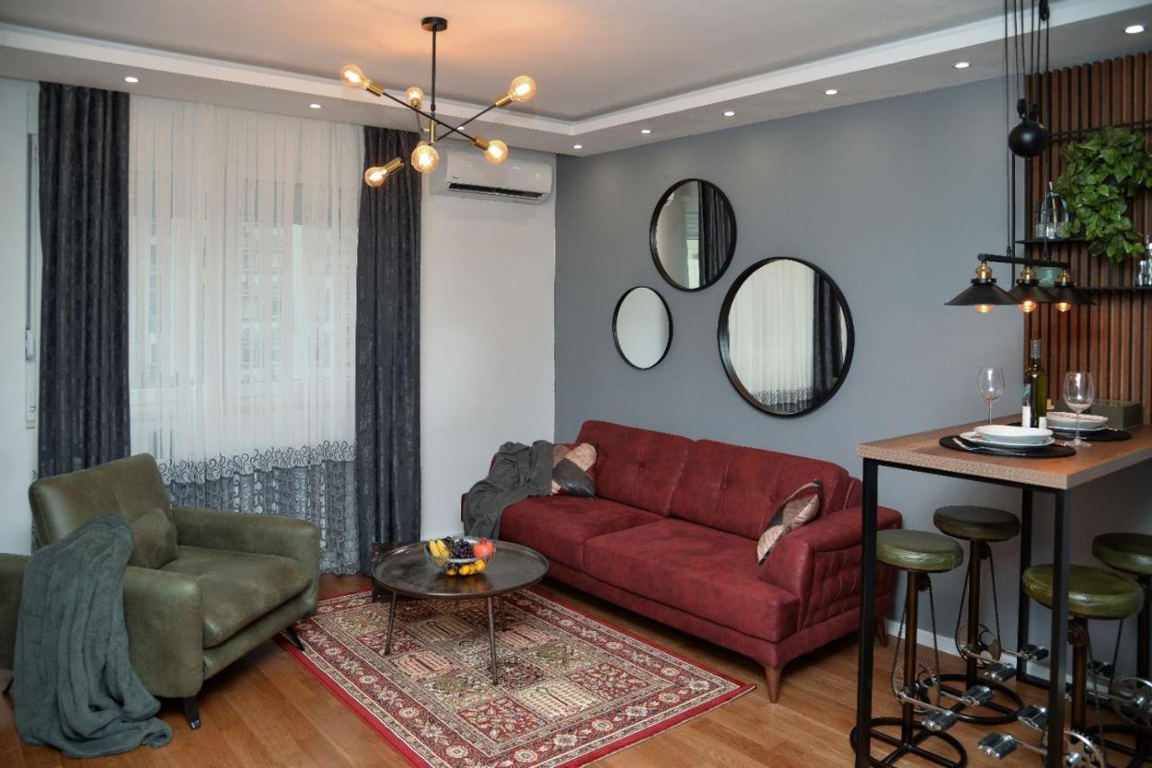 Mirror Apartment With Private Parking Novi Sad Exterior foto